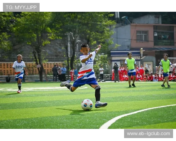 坚持足球自我加练点亮球场梦想之路迈向卓越未来成长全纪实录篇 坚持足球自我加练点亮球场梦想之路迈向卓越未来成长全纪实录篇