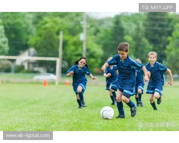 以足球3X个精彩瞬间为核心解析绿茵场上激情与团队精神的完美融合 以足球3X个精彩瞬间为核心解析绿茵场上激情与团队精神的完美融合